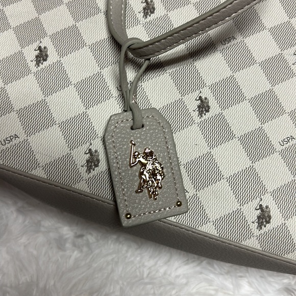 US Polo Gray and White Large Purse - Picture 2 of 3